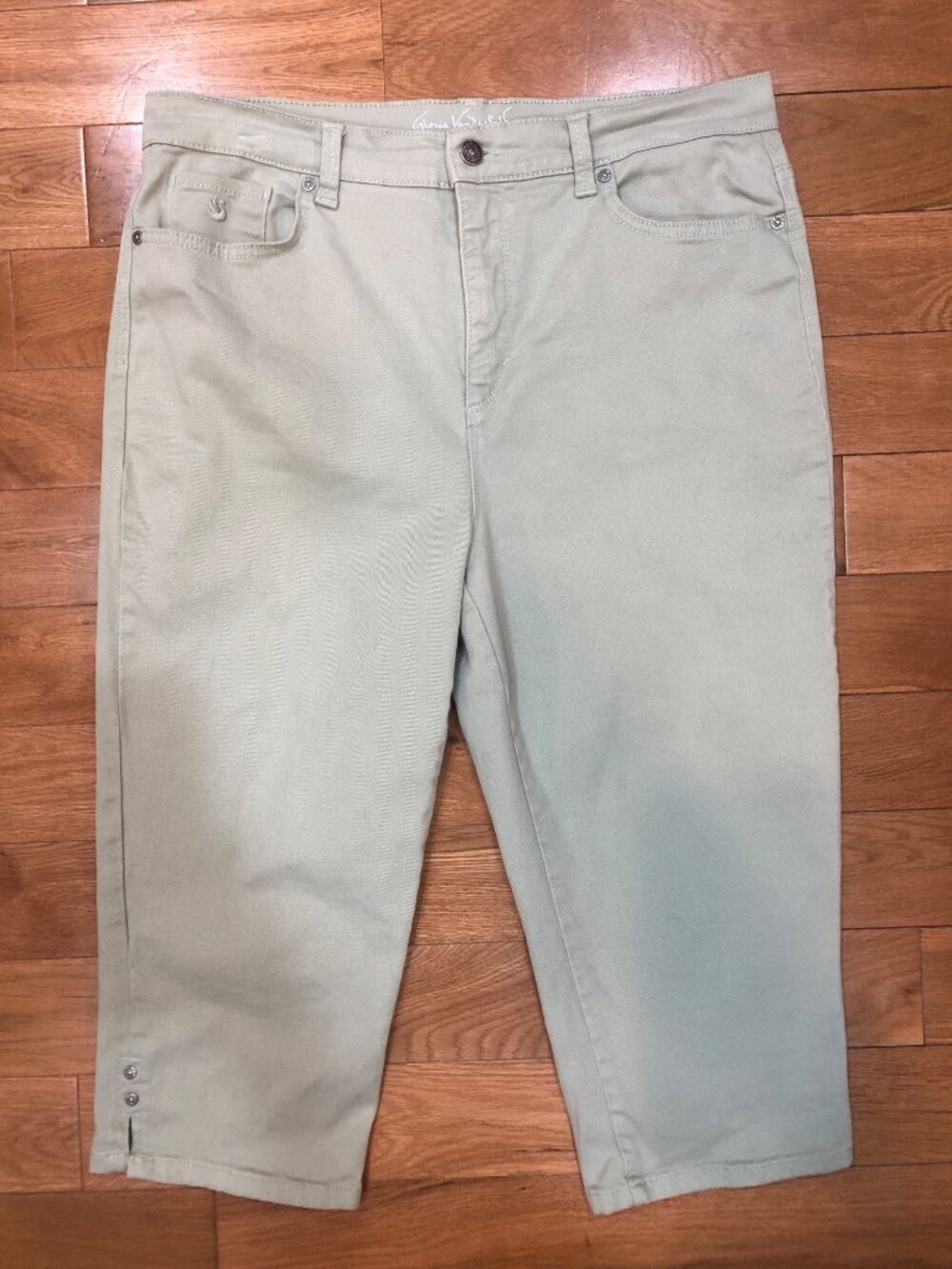 Gloria Vanderbilt Amanda Cotton Blend Sage Green Slimming Capris Size 14P